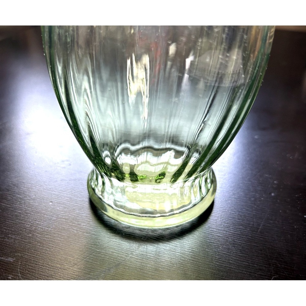 Indiana Glass Green Fluted Vase Ribbed Swirl Ruffled Rim 6.625" Vintage - Picture 4 of 5